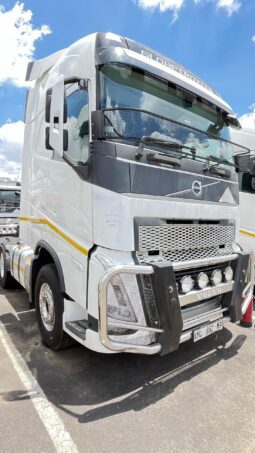 2022 VOLVO FH (5) 520 6X4 SLEEP A/T T/T C/C