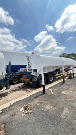 2004 TANK CLINIC	SEMI FUEL SEMI TANKER & PUP TRAILER